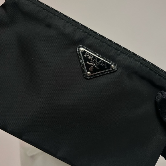 Prada nylon 2021 Tessuto wristlet. Great condition. - Picture 8 of 9